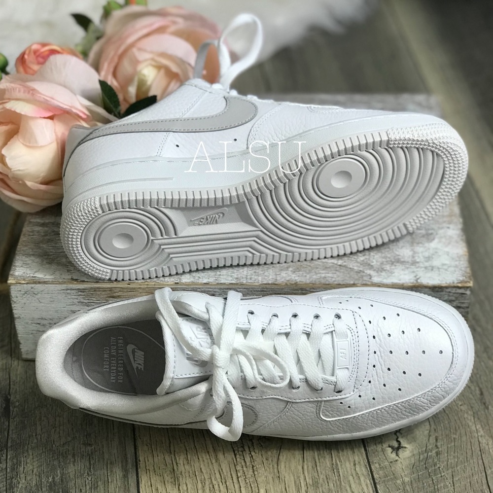 Nike Air Force 1’07 SE White Vast Grey W AUTHENTIC - Picture 6 of 8